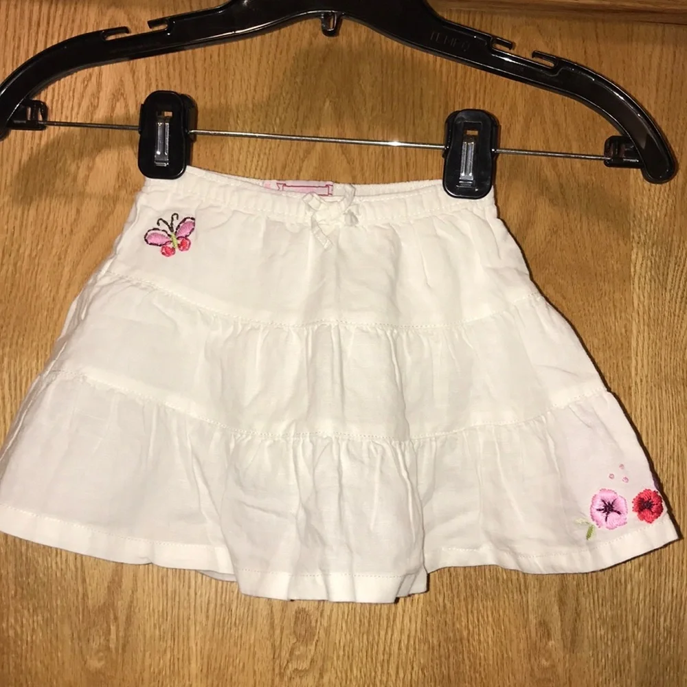 Baby Gap 12-18 months white cotton Muslin skirt embroidered red purple flowers